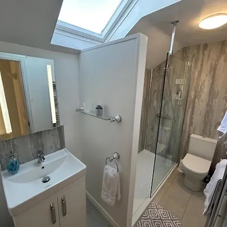 Holiday home 2 Bedroom Free Private Parking Fire Place Kirkbymoorside