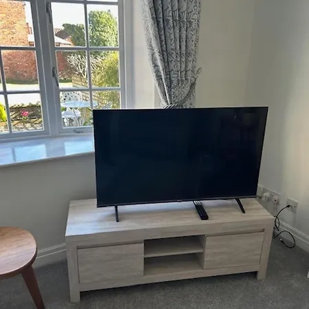 2 Bedroom Free Private Parking Fire Place Kirkbymoorside